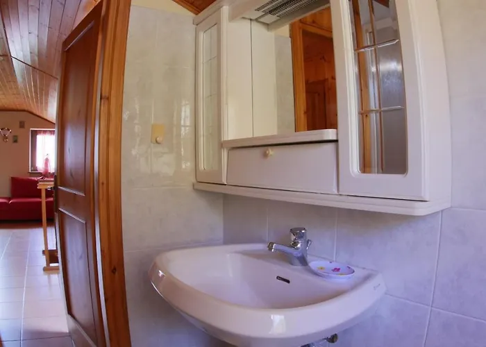 Apartment Casa Di 2 Piani Ai Piedi Della Valtournenche Cir 0032